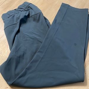 Size 12 Turquoise Lululemon On the Fly pant 7/8 length